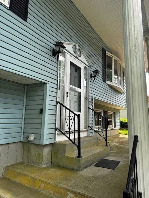 Webster, MA 01570,18 Ash Street