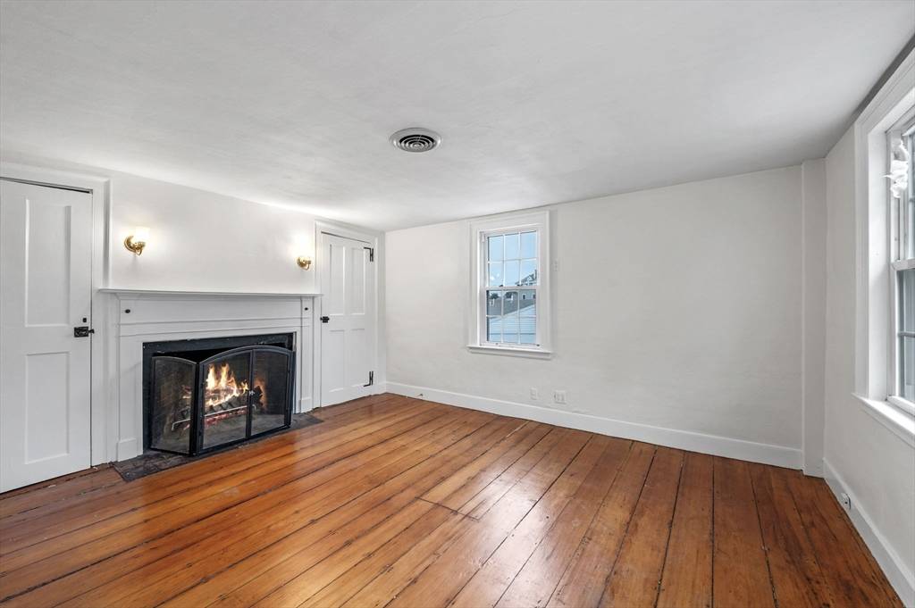 Marblehead, MA 01945,8-10 Prospect Street #2