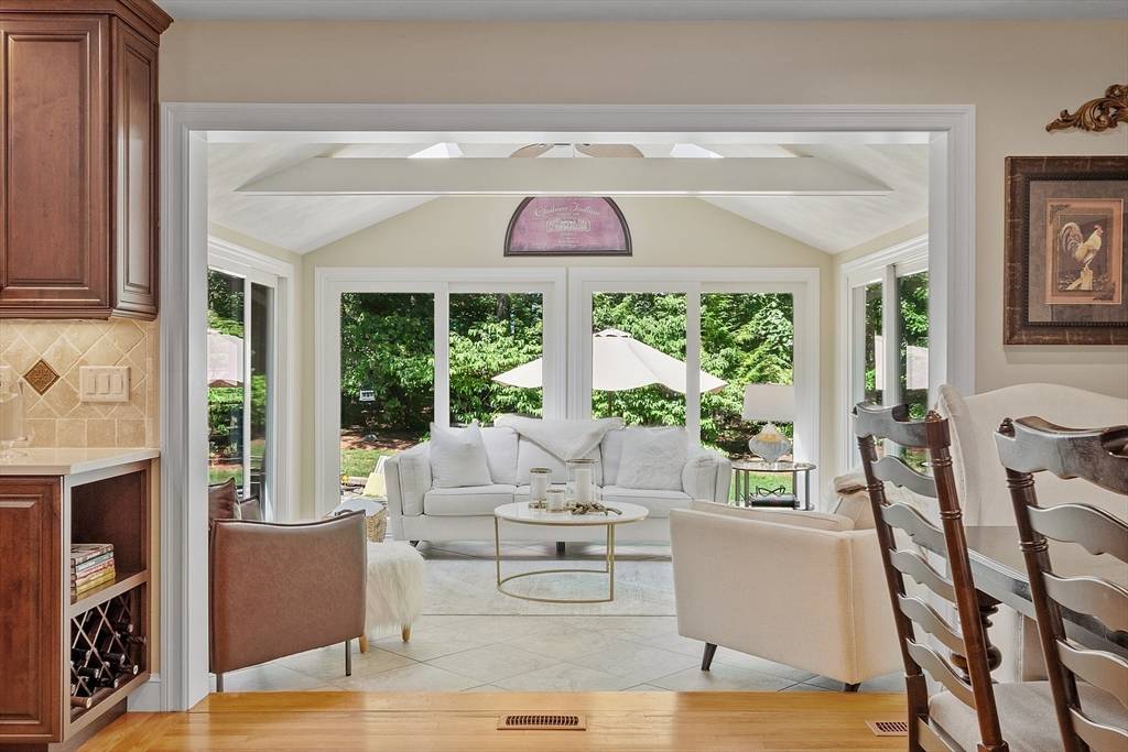 North Andover, MA 01845,284 Appleton Street