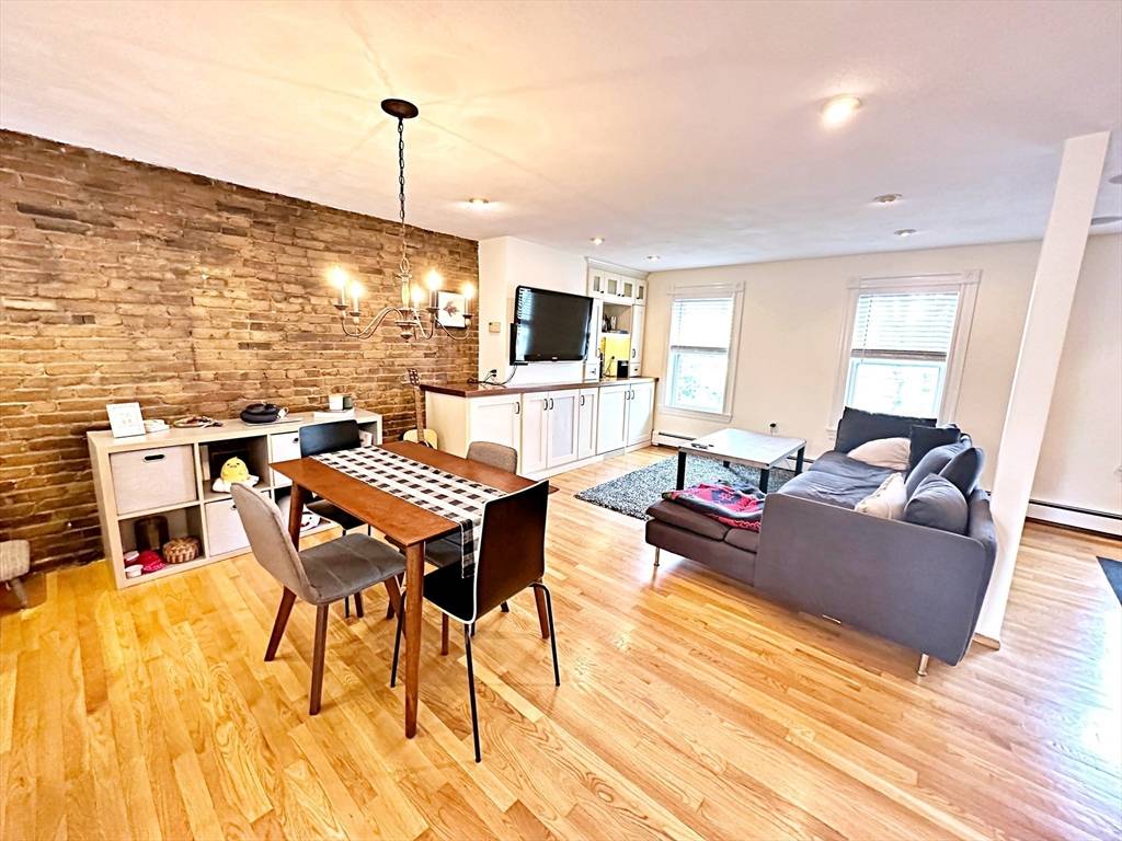 Boston, MA 02128,187 Everett St #2