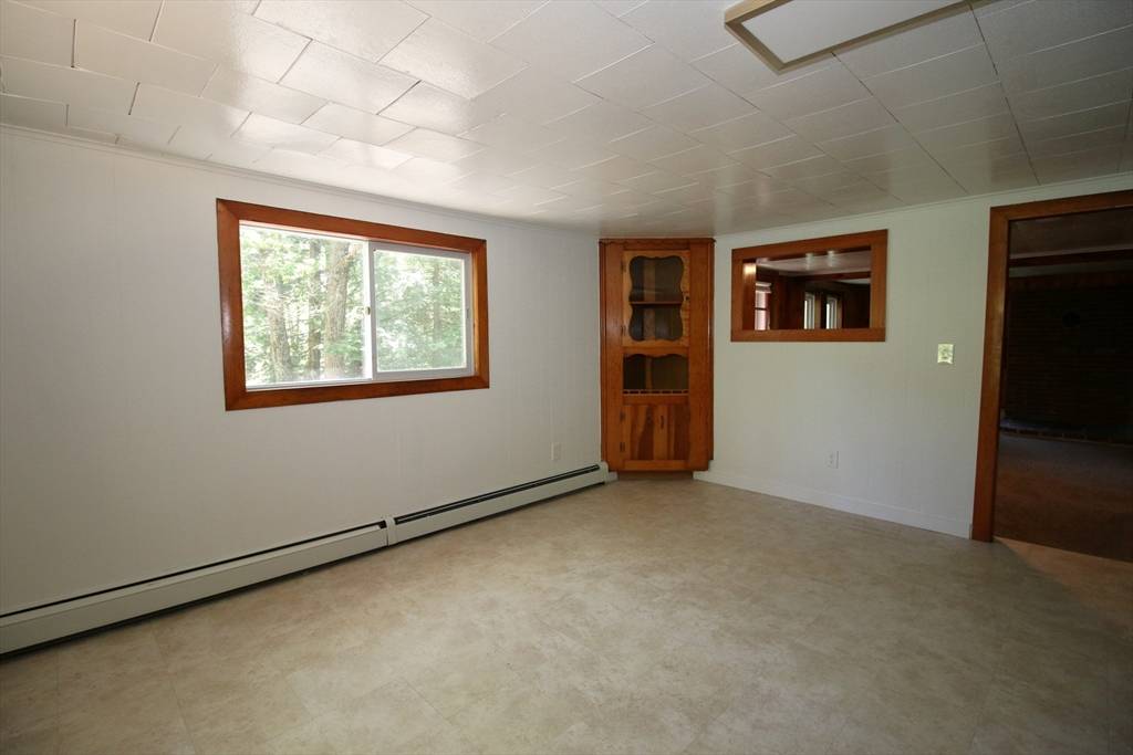 Winchendon, MA 01475,396 Maple St