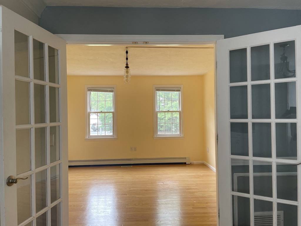 Foxboro, MA 02035,5 Post Rd