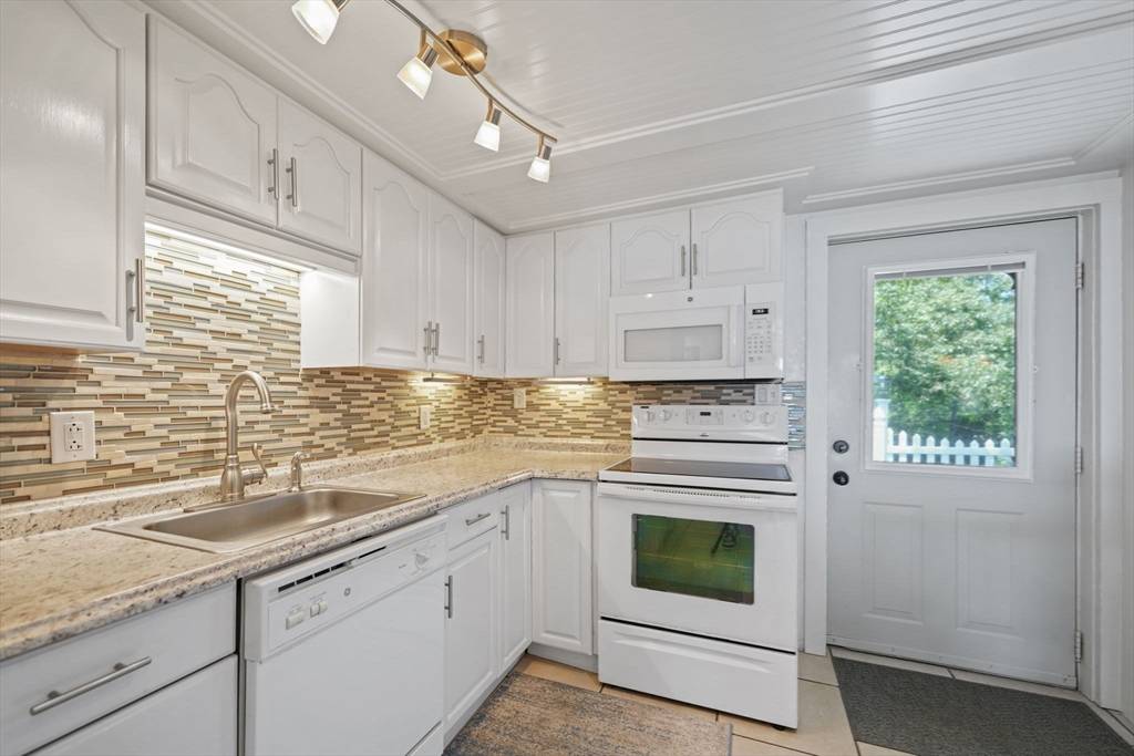 Wareham, MA 02571,31 Pond Street