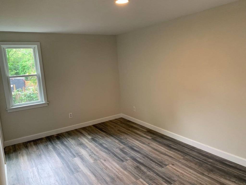 99 Oakview Ter Barnstable, MA 02601