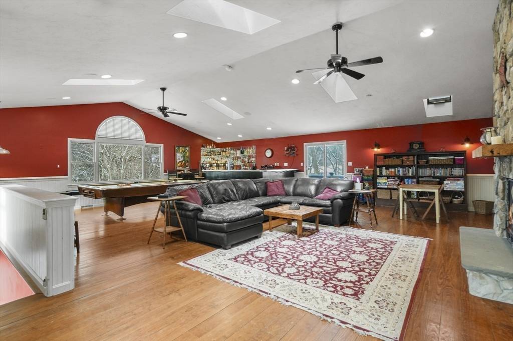 Millis, MA 02054,209 Curve Street