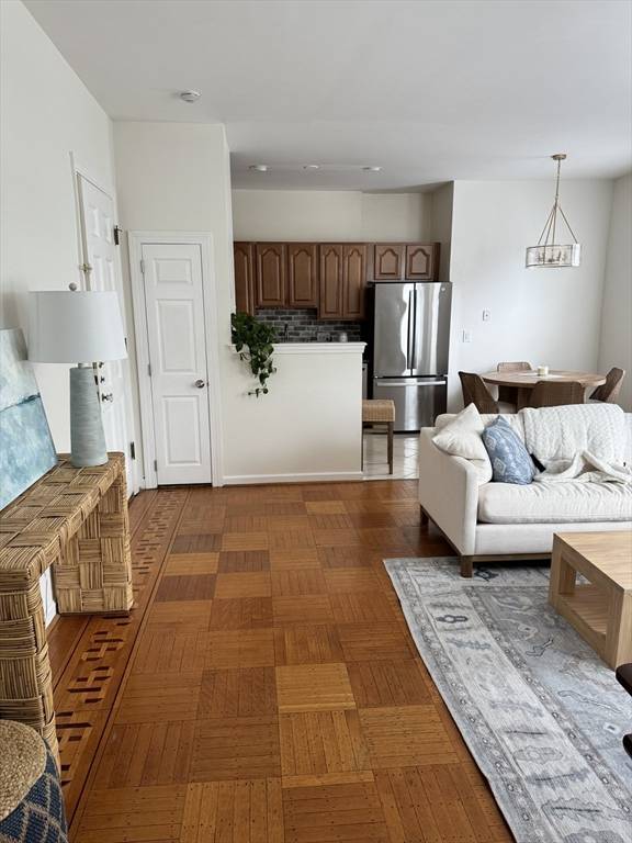 Wellesley, MA 02482,600 Washington St #5