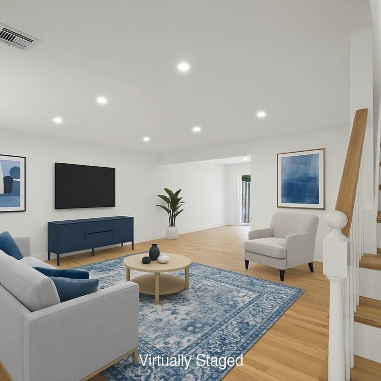 Falmouth, MA 02540,176 Palmer Ave #2