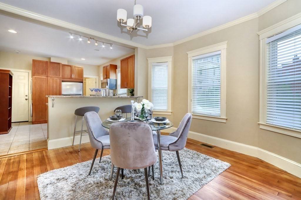 Boston, MA 02127,922 E Broadway #1