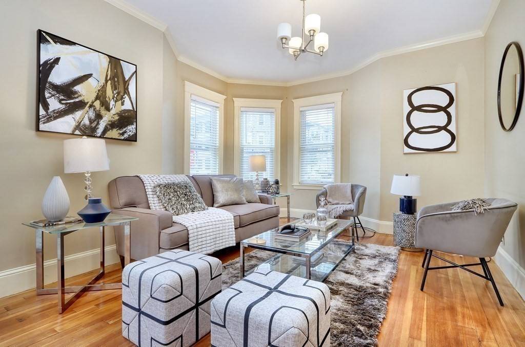 Boston, MA 02127,922 E Broadway #1
