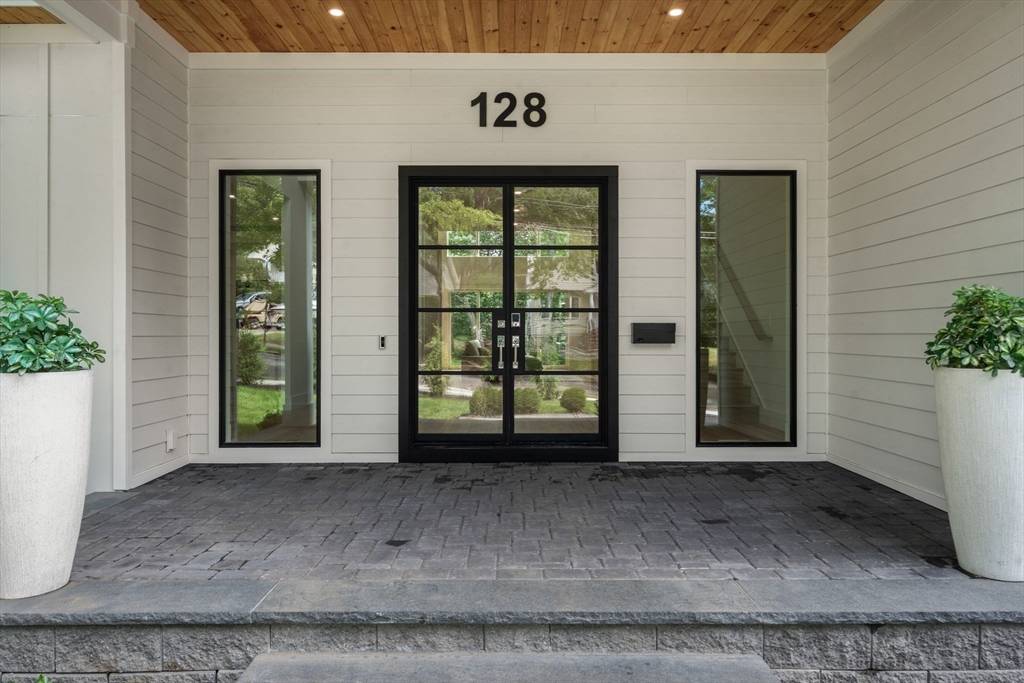 Newton, MA 02461,128 Charlemont Street