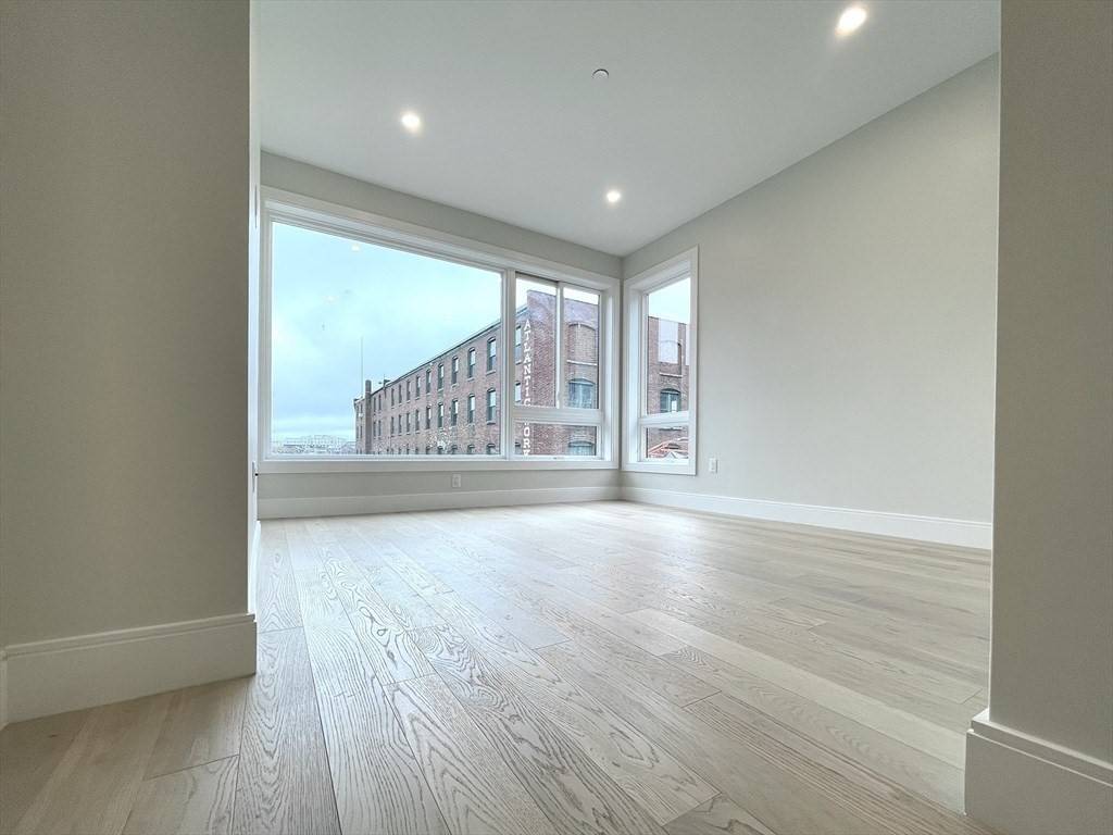 Boston, MA 02128,71 Border St #5