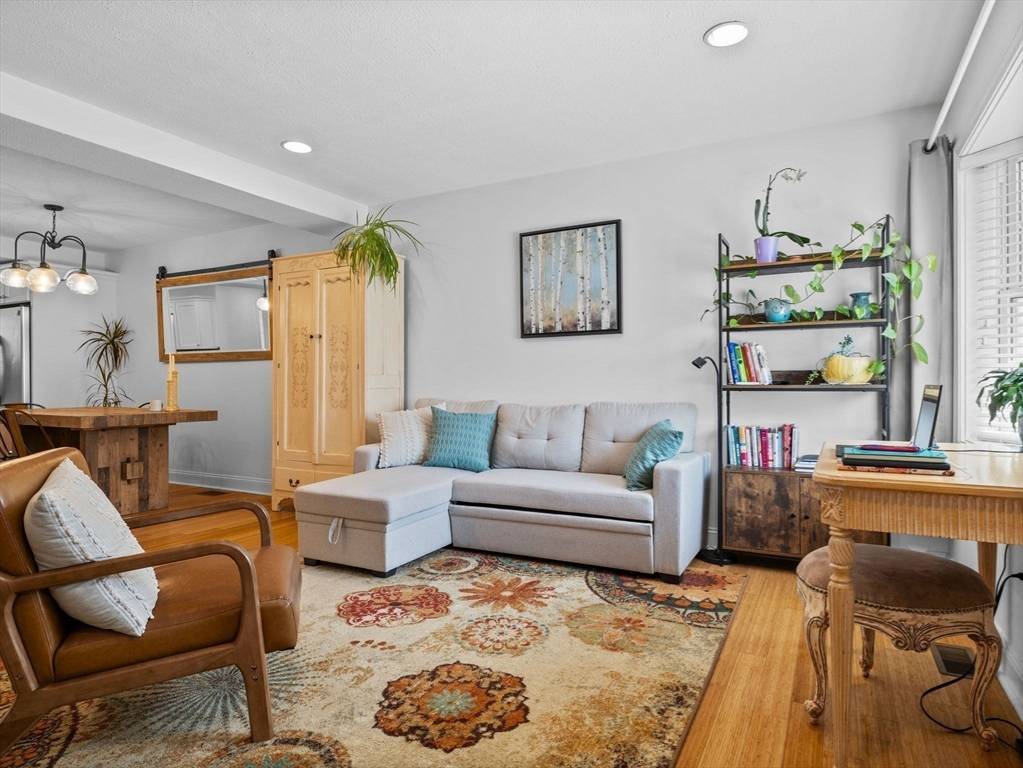 Arlington, MA 02476,40 Brattle Street #14