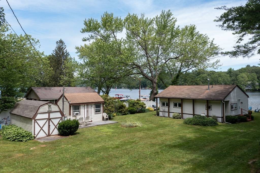 Douglas, MA 01516,3 Hough Road