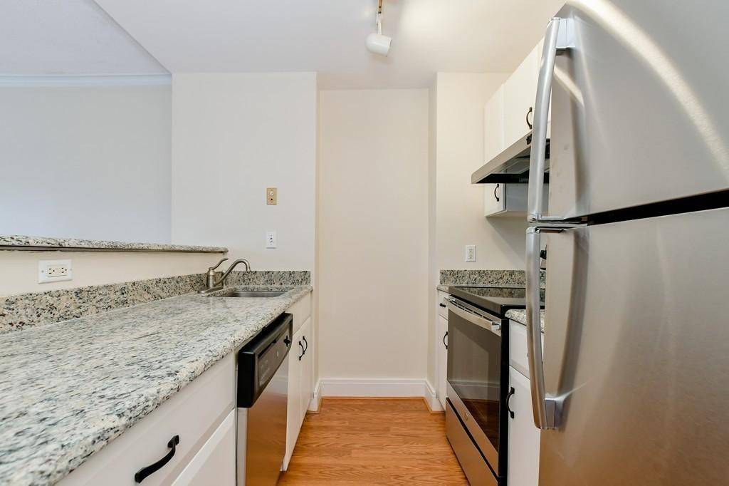 Boston, MA 02215,534 Beacon Street #502