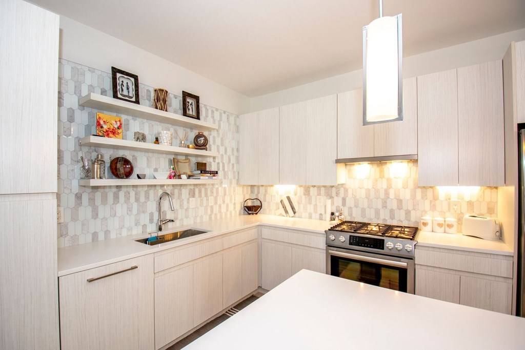 Boston, MA 02127,45 W Third Street #323