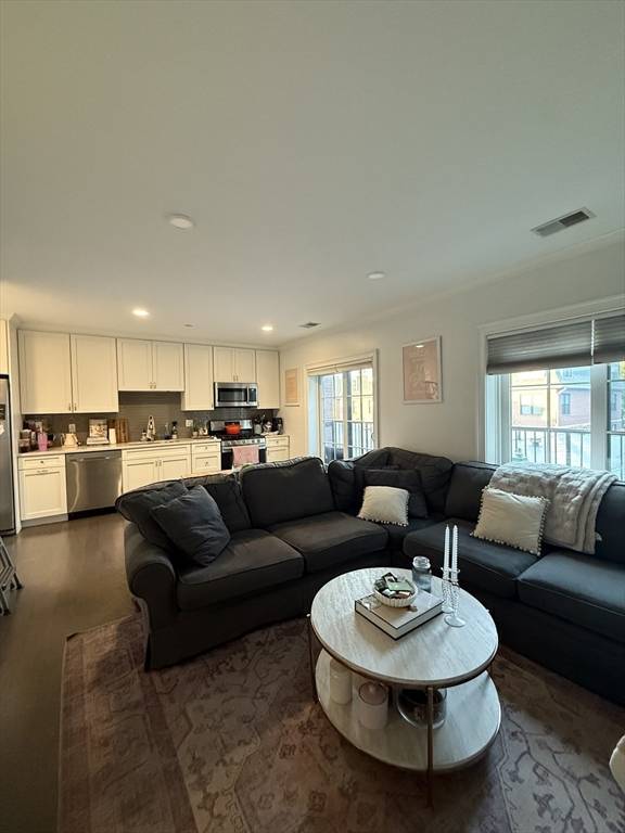 Boston, MA 02127,728 East Broadway #207