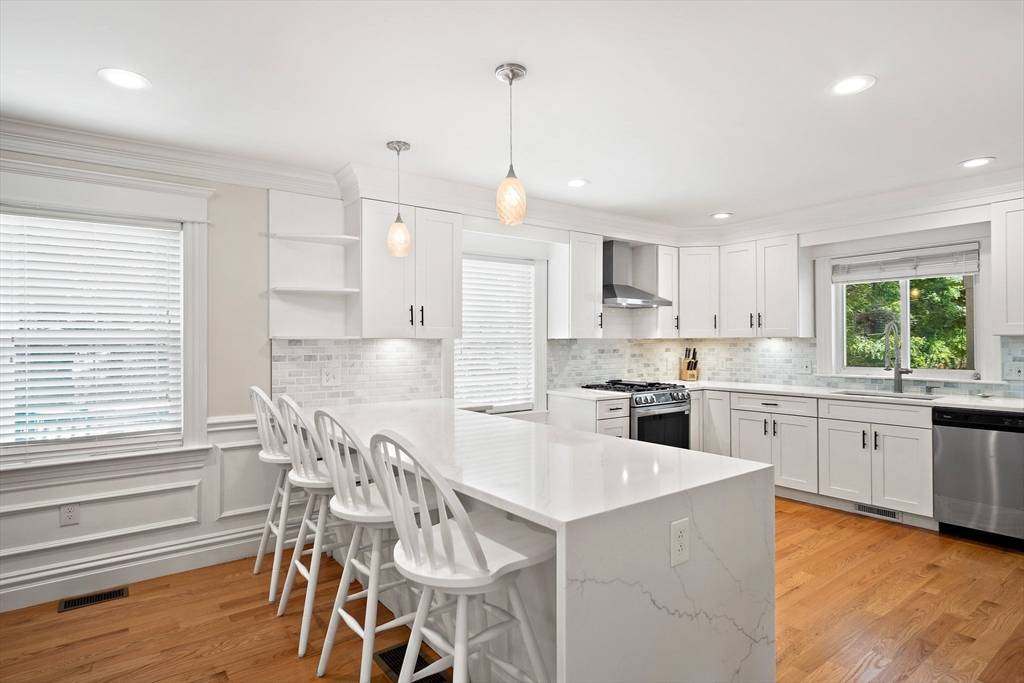 Stoneham, MA 02180,11 Broadway Street #2