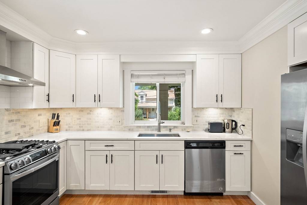 Stoneham, MA 02180,11 Broadway Street #2