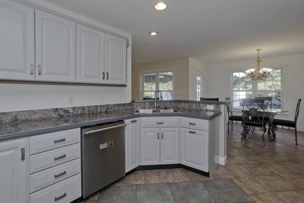 Westfield, MA 01085,28 Jeremy Dr