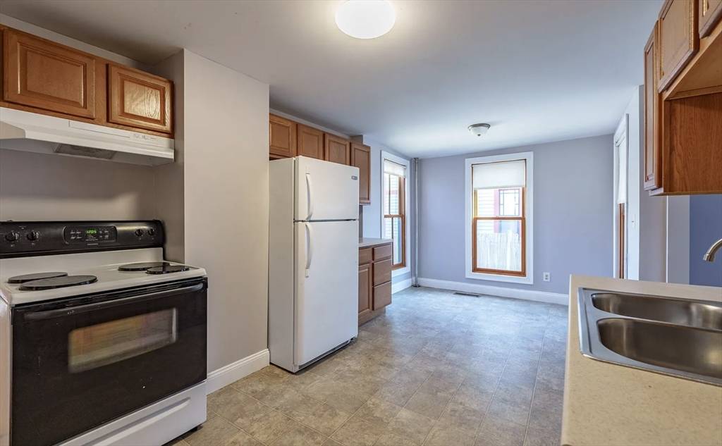 Springfield, MA 01109,32-34 Clarendon St #32