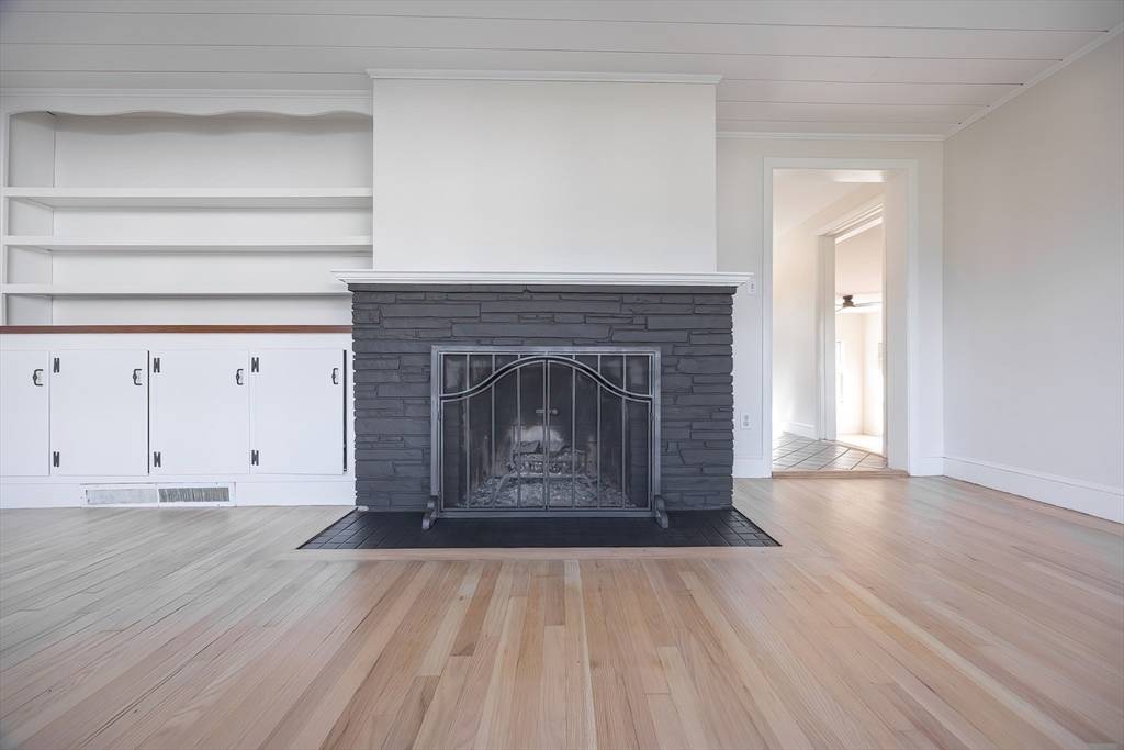 17 Arnold Rd North Attleboro, MA 02760