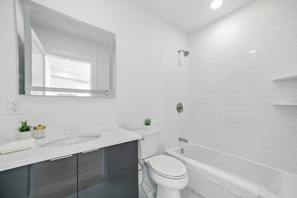Boston, MA 02135,38 Hichborn #201