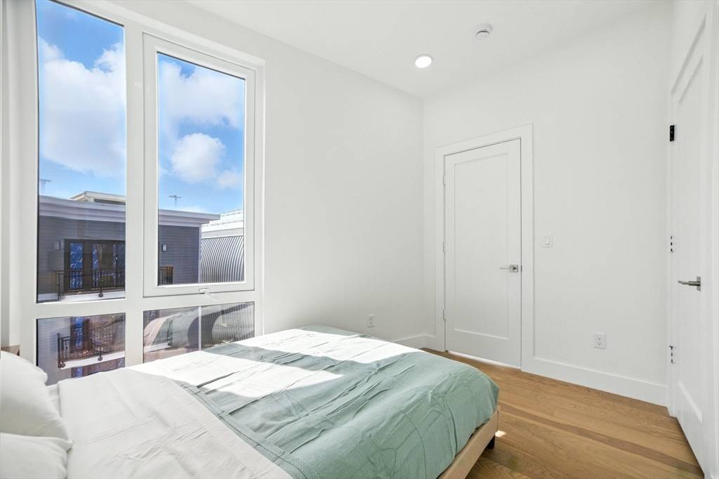 Boston, MA 02135,38 Hichborn #205