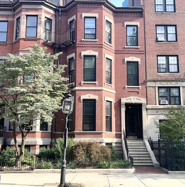 Boston, MA 02116,86 Commonwealth Avenue #GF