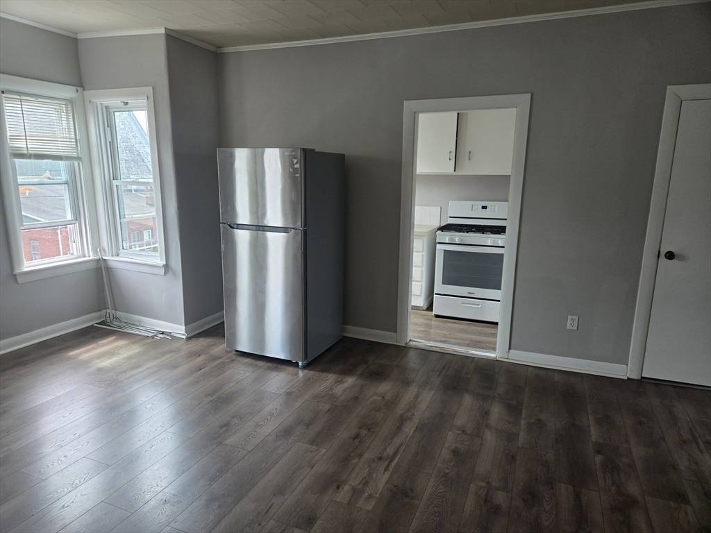 Fall River, MA 02723,105 Thomas St #3