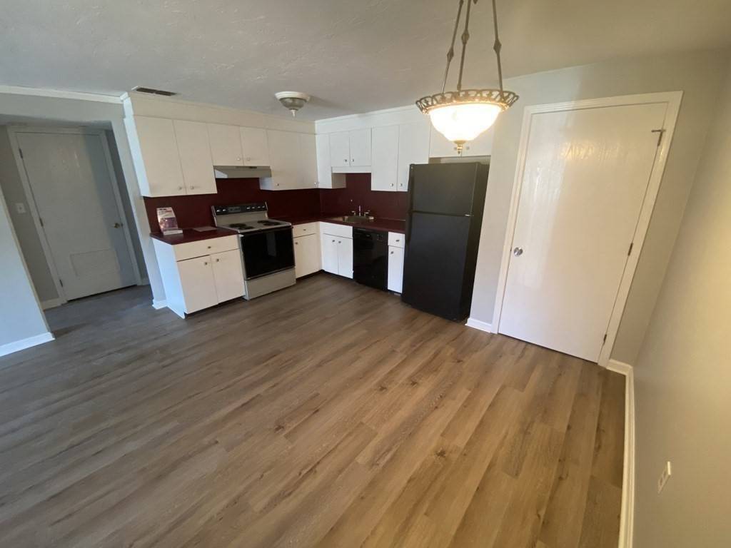 Canton, MA 02021,362 Neponset Street #A