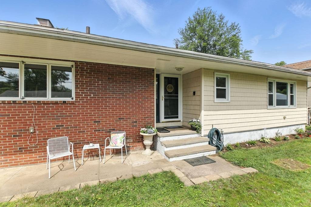 Agawam, MA 01001,12 Cosgrove Avenue