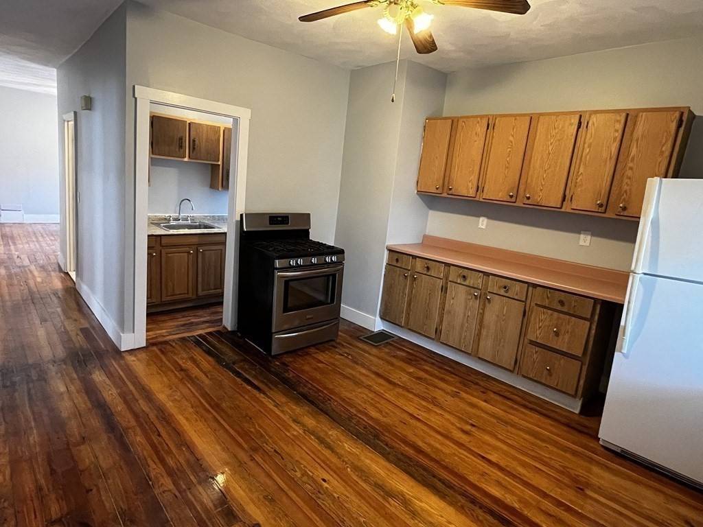 Malden, MA 02148,155 Essex #3