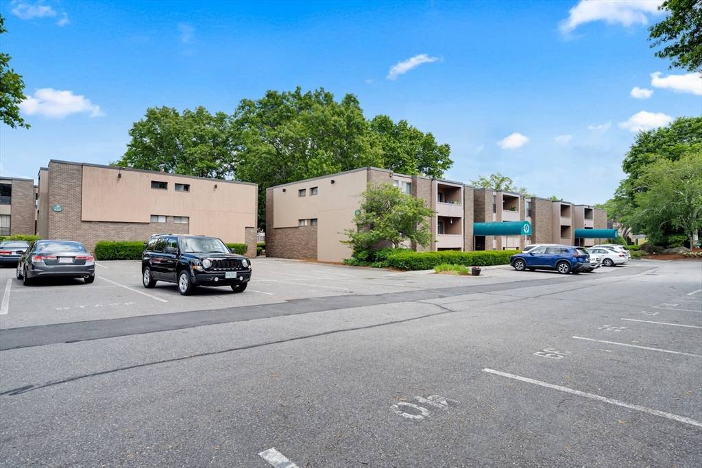Shrewsbury, MA 01545,6 Shrewsbury Green Drive #J
