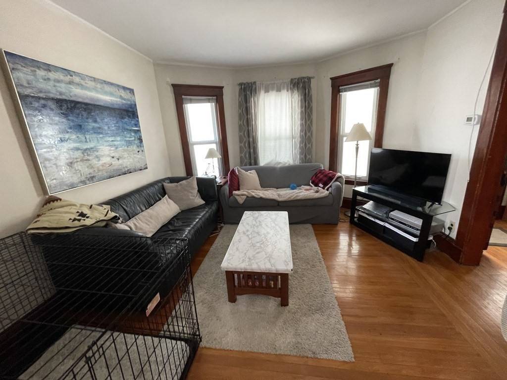 Somerville, MA 02144,1049 Broadway #1