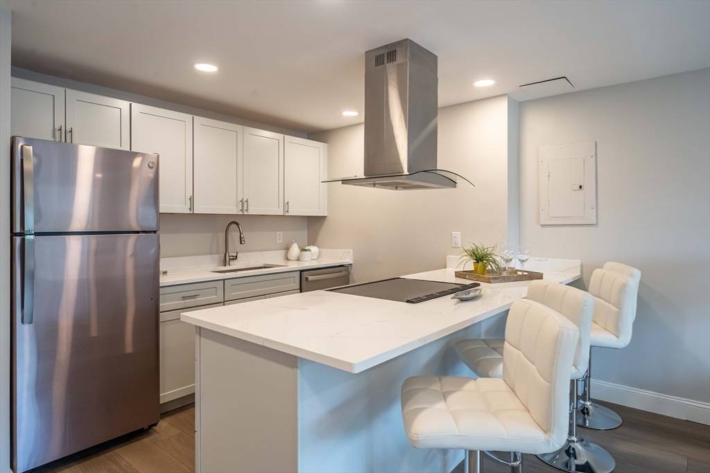 Cambridge, MA 02138,1105 Massachusetts Ave #1C