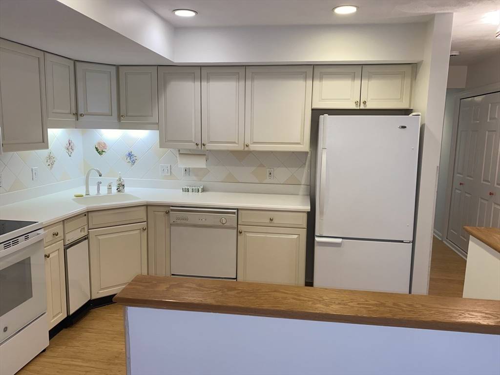 Lexington, MA 02420,663 Lowell Street #19
