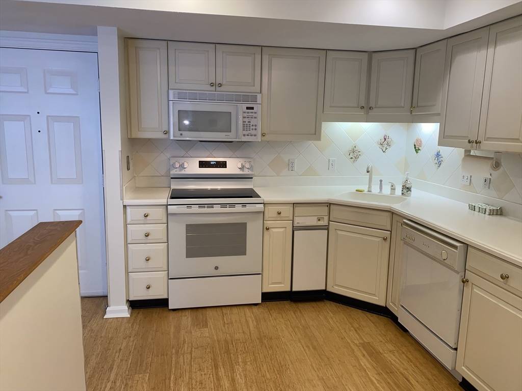 Lexington, MA 02420,663 Lowell Street #19