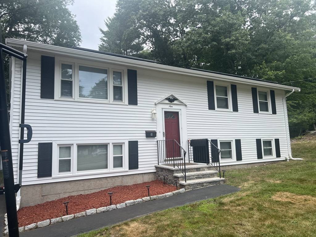 Sharon, MA 02067,9 Spring Ln