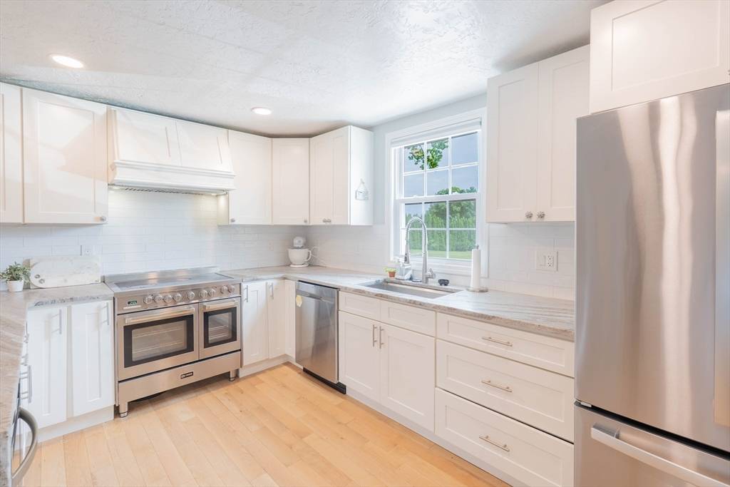 Westfield, MA 01085,282 Montgomery Rd