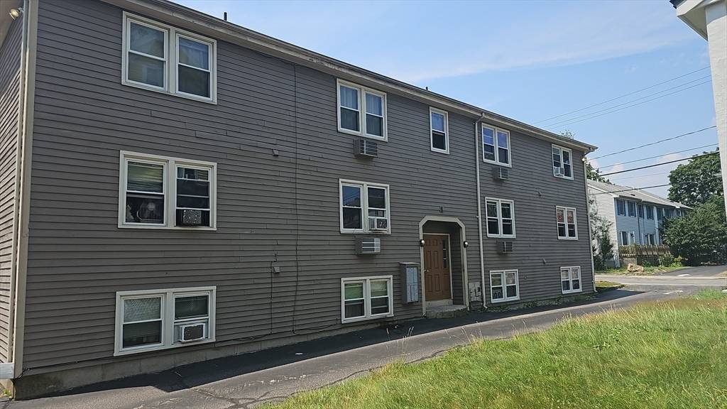 Mansfield, MA 02048,21 East St #3B