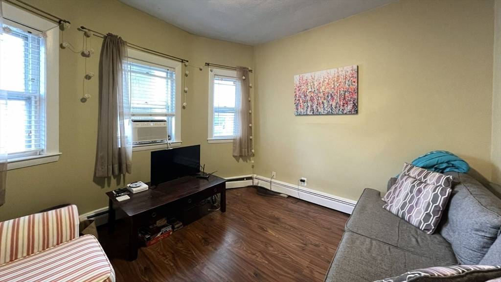 Cambridge, MA 02141,82 Willow St #1