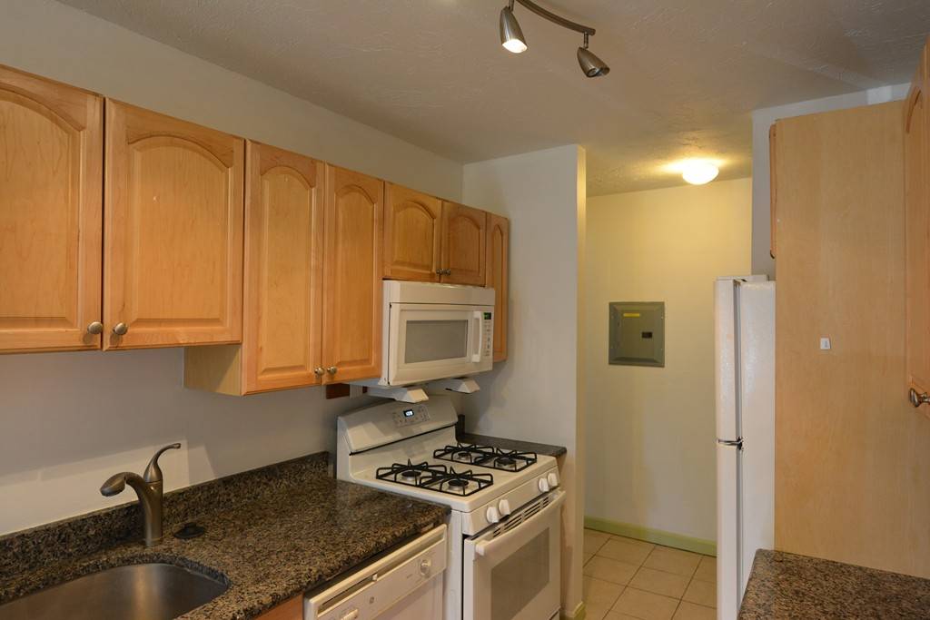 Shrewsbury, MA 01545,36 Shrewsbury Green Dr #E