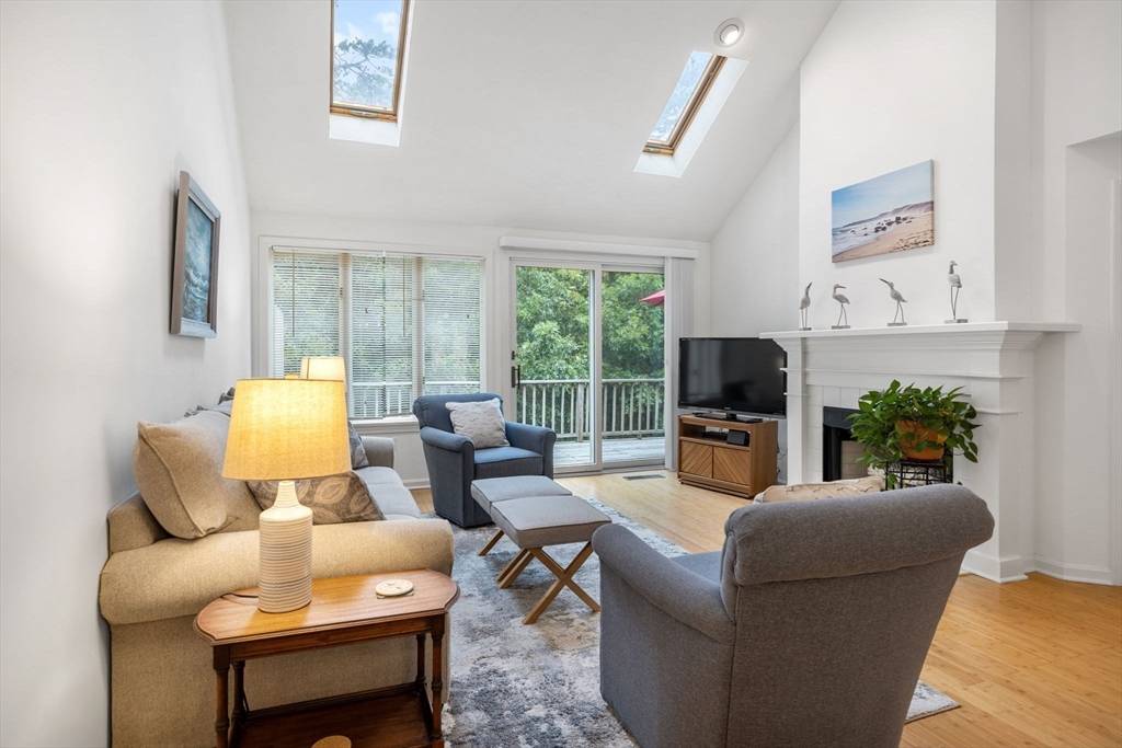 Yarmouth, MA 02675,33 W Woods #33