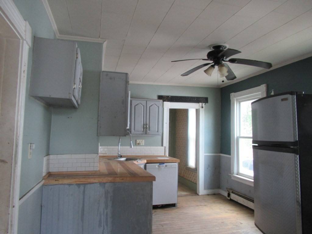 Clinton, MA 01510,986 Main Street