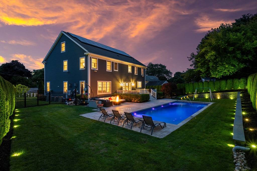Wakefield, MA 01880,18 Newell Rd