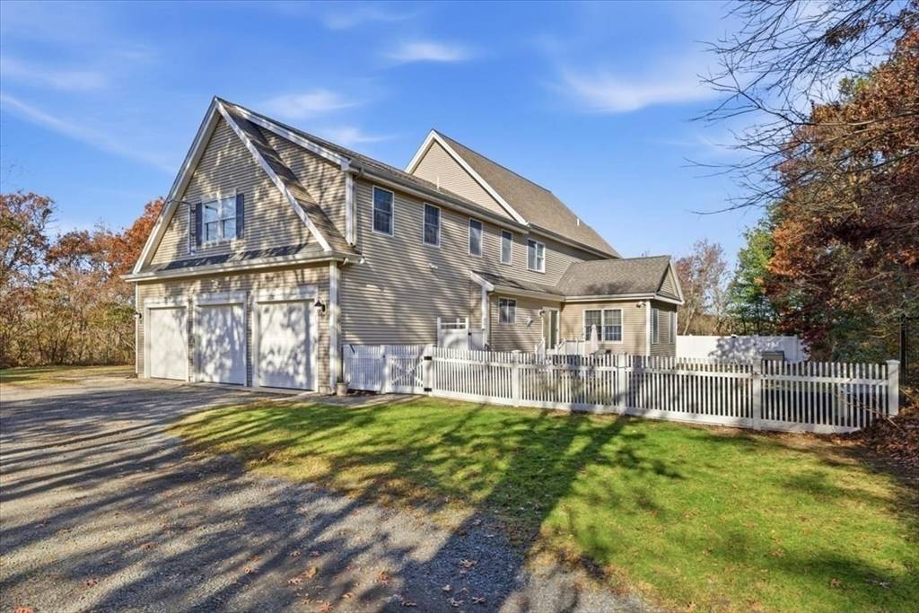 Bourne, MA 02532,6 Louis Ave