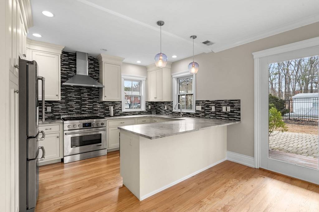 Newton, MA 02461,26 Goddard St