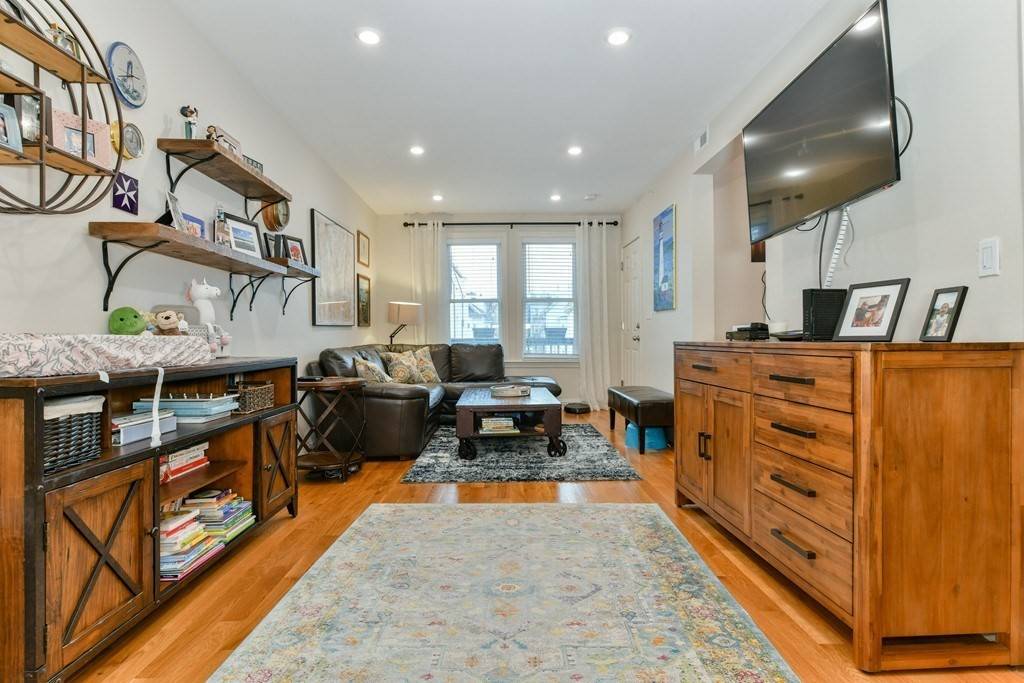Boston, MA 02128,230 Saratoga St #3