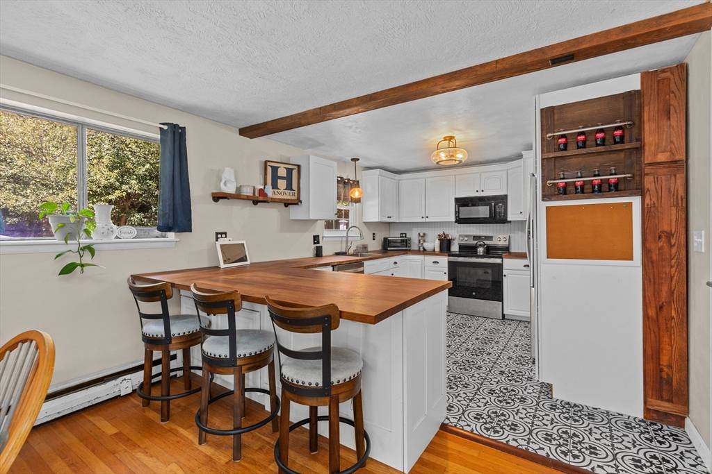 Hanover, MA 02339,19 Brewster Ln
