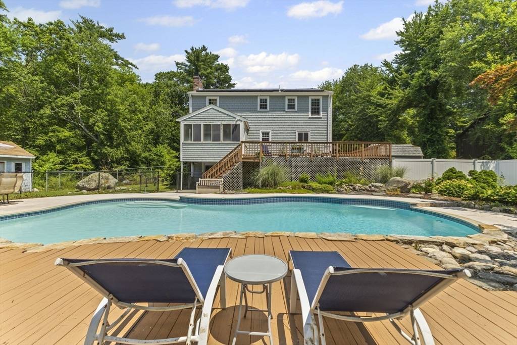 Easton, MA 02375,17 Shagbark Rd